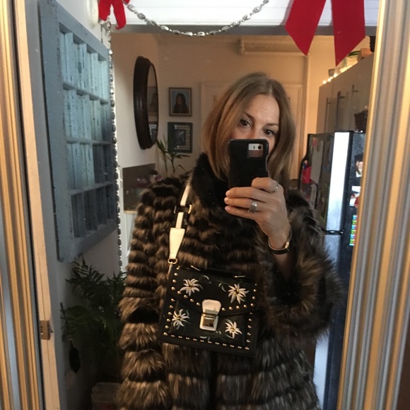 Meet your Posher, Lynn - Picture 7 of 8